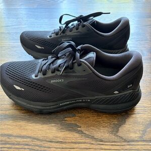 Brooks NEW Women’s Adrenaline GTS 23 Running Shoe Size 9.5 Black